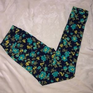LulaRoe soft blue flower leggings